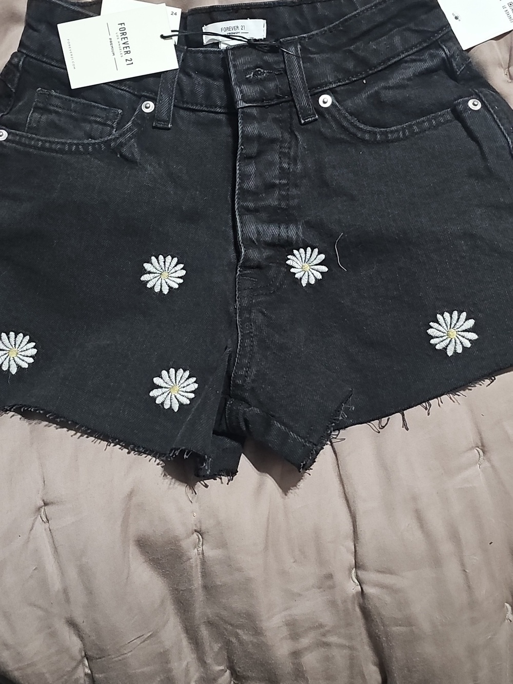 Forever 21 Black Denim Daisy Embroidered High-Rise Shorts
